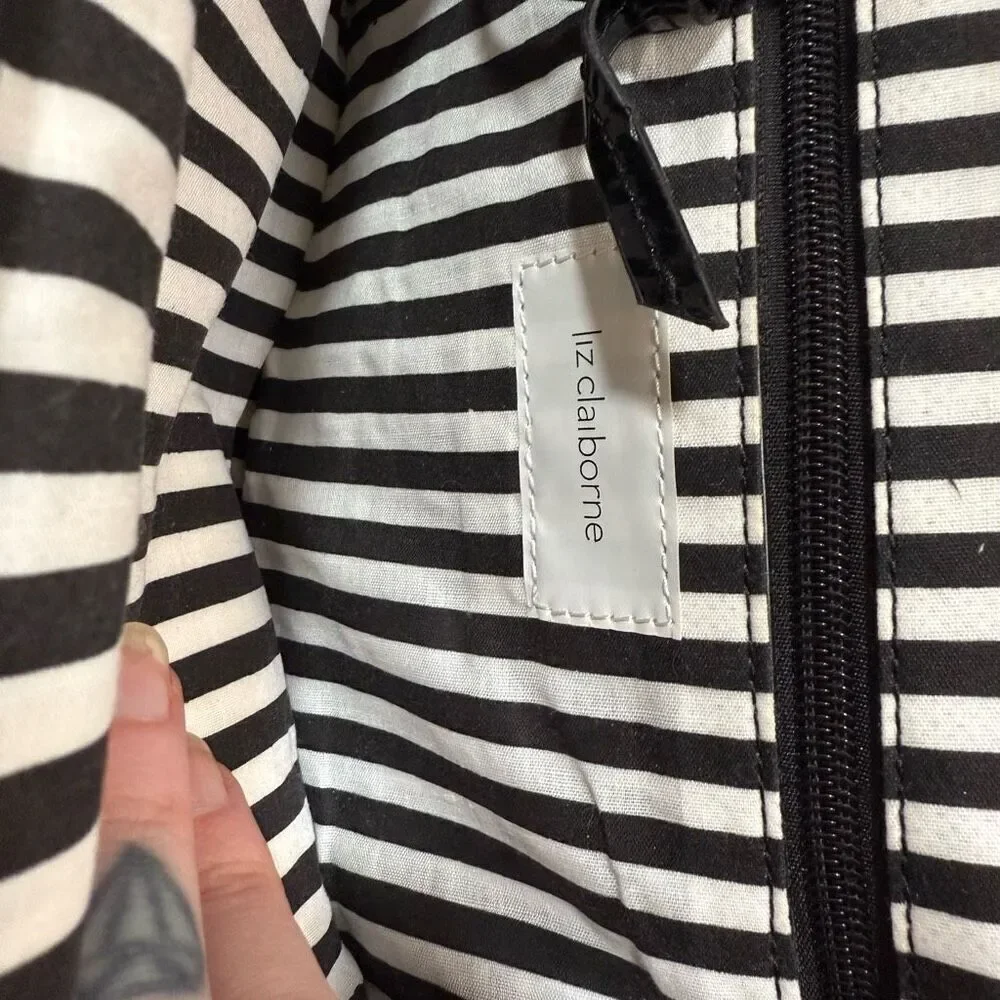 Liz Claiborne Clamshell Purse Clutch Straw Stripe Bag Tan Black Patent